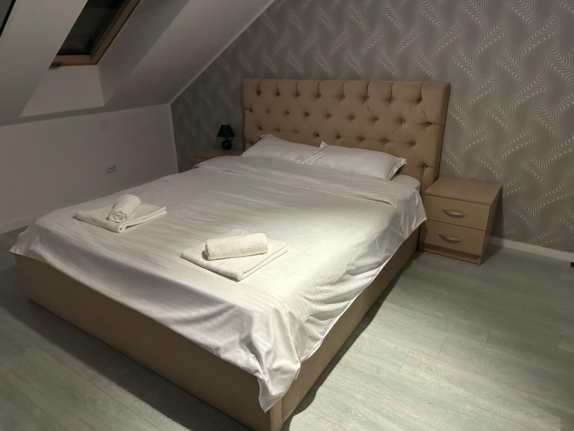 Toscana Apartments Отопени Экстерьер фото